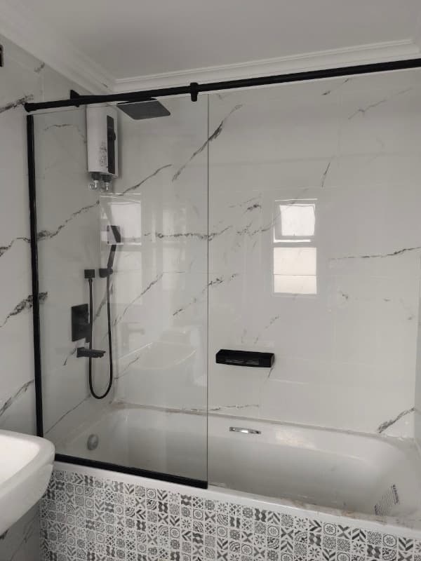 Bathtub Glass Door