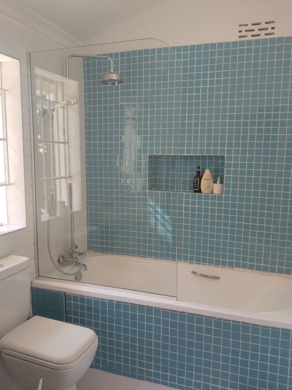 Bathtub Glass Shower Panel Curved Edge Nairobi